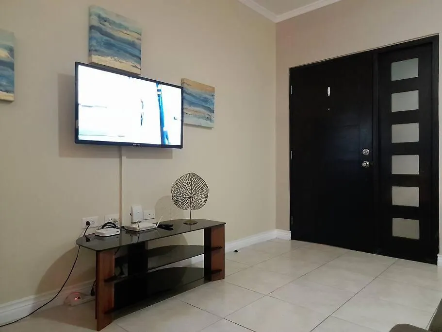 Choose To Be Happy At Brompton Estates - One And Two Bedroom With Pool Kingston 0*,