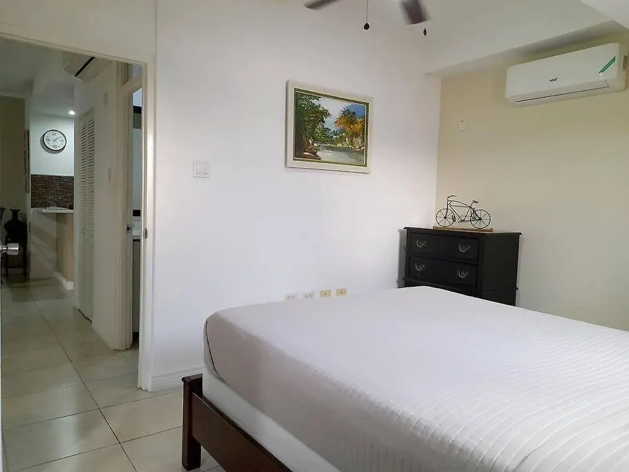 Choose To Be Happy At Brompton Estates - One And Two Bedroom With Pool Кингстон Ямайка